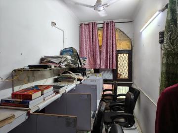 5 BHK Independent House in Jharoda Majra Burari for resale New Delhi. The reference number is 20089024