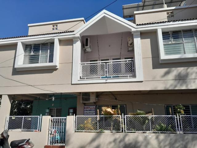 5 BHK Independent House in Jodhpur for resale Ahmedabad. The reference number is 18906119