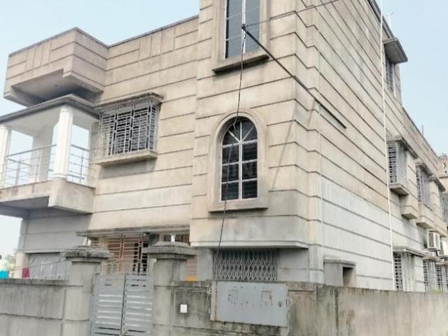 5 BHK Independent House in Joka for resale Kolkata. The reference number is 20802924