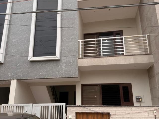 5 BHK Independent House in Kamla Nagar for resale Agra. The reference number is 20641658