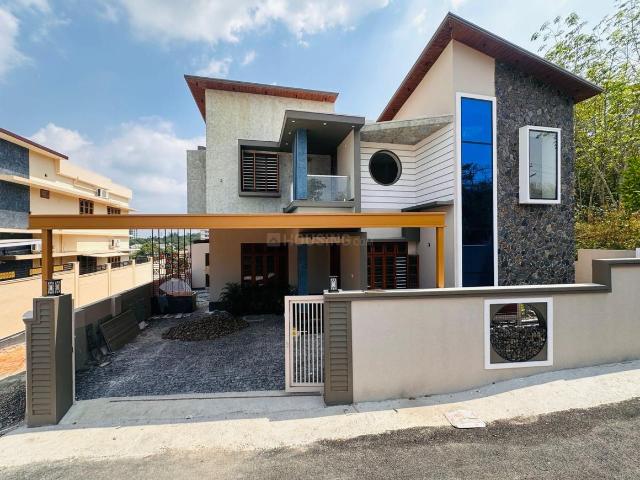 5 BHK Independent House in Kakkanad for resale Kochi. The reference number is 20076220