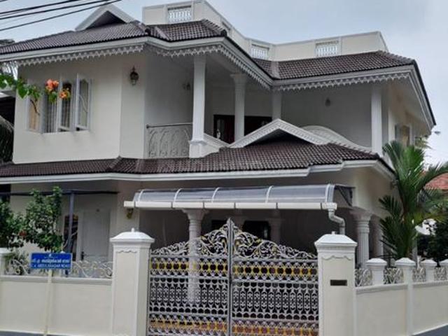 5 BHK Independent House in Kakkanad for resale Kochi. The reference number is 20826511