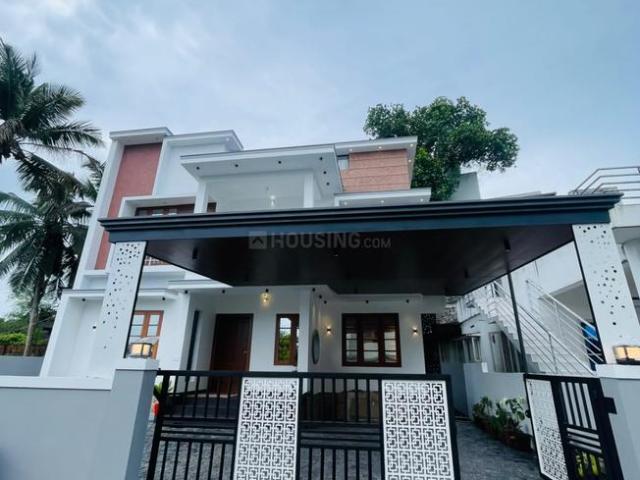 5 BHK Independent House in Kakkanad for resale Kochi. The reference number is 21303304