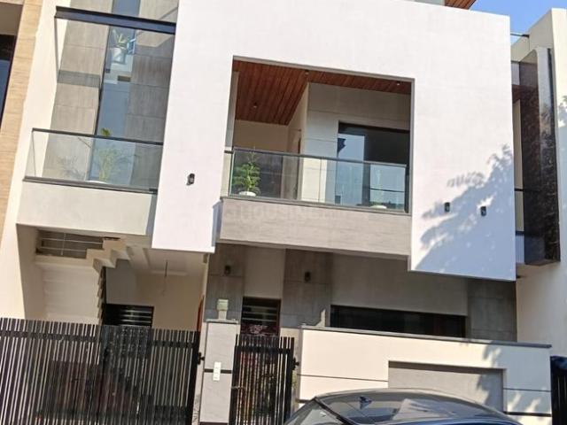 5 BHK Independent House in Kharar for resale Mohali. The reference number is 19576566
