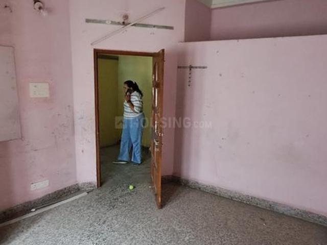 5 BHK Independent House in Maharaja Tukoji Rao Holker Cloth Market for rent Indore. The reference number is 20636201