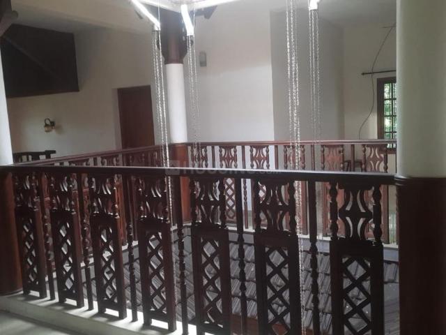 5 BHK Independent House in Maradu for resale Kochi. The reference number is 20985231