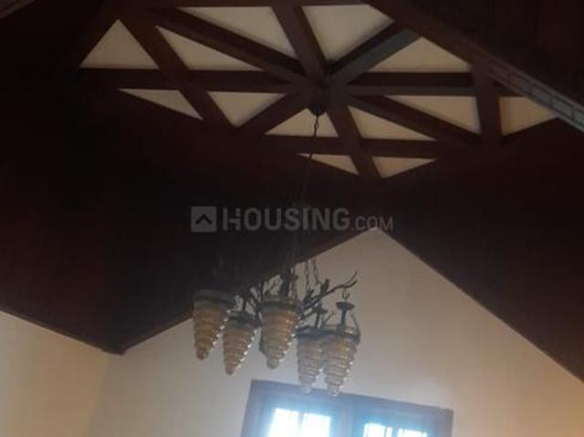 5 BHK Independent House in Maradu for resale Kochi. The reference number is 20985231