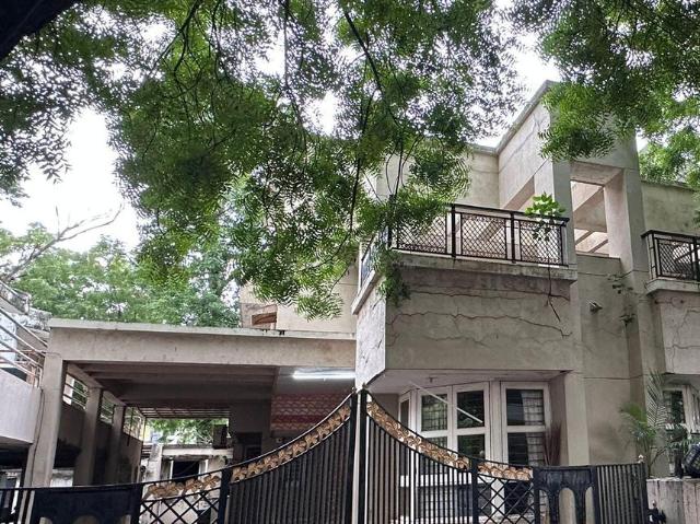 5 BHK Independent House in Memnagar for resale Ahmedabad. The reference number is 19205047