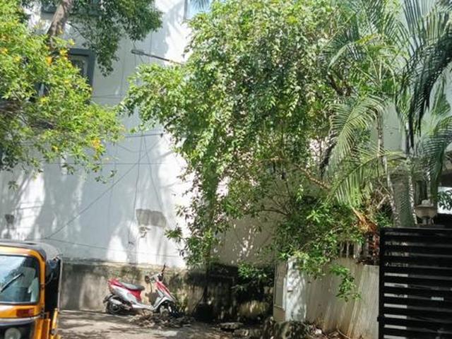5 BHK Independent House in Mylapore for resale Chennai. The reference number is 20991604