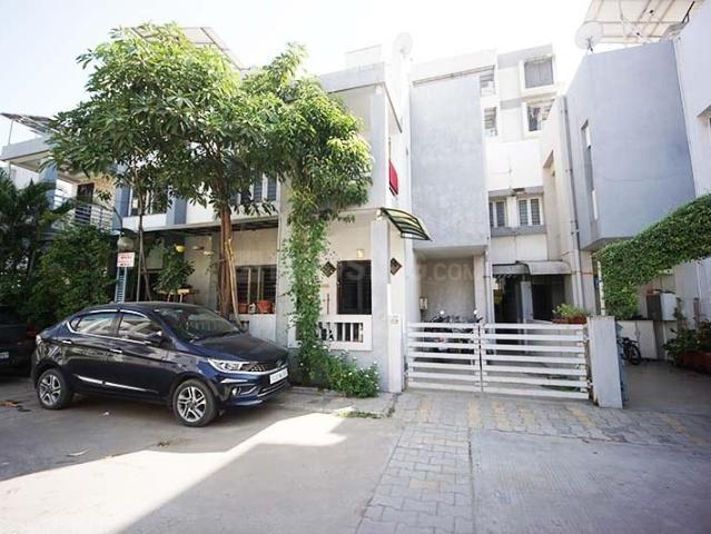 5 BHK Independent House in Nana Chiloda for resale Ahmedabad. The reference number is 21309470
