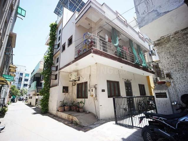 5 BHK Independent House in Naranpura for resale Ahmedabad. The reference number is 20426175