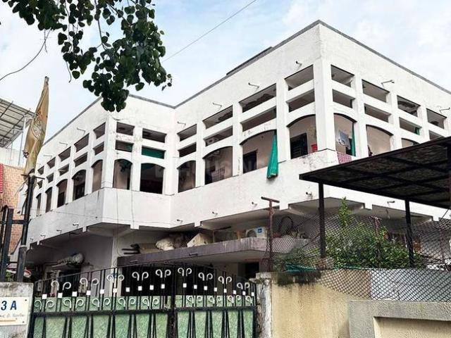 5 BHK Independent House in Naranpura for resale Ahmedabad. The reference number is 21092351