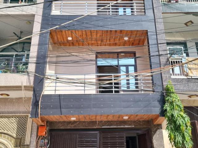 5 BHK Independent House in Nawada for resale New Delhi. The reference number is 21237719