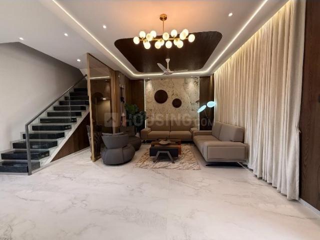 5 BHK Independent House in New Althan for resale Surat. The reference number is 19036834