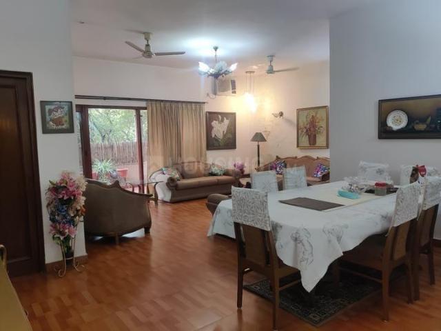 5 BHK Independent House in New Friends Colony for resale New Delhi. The reference number is 20405650