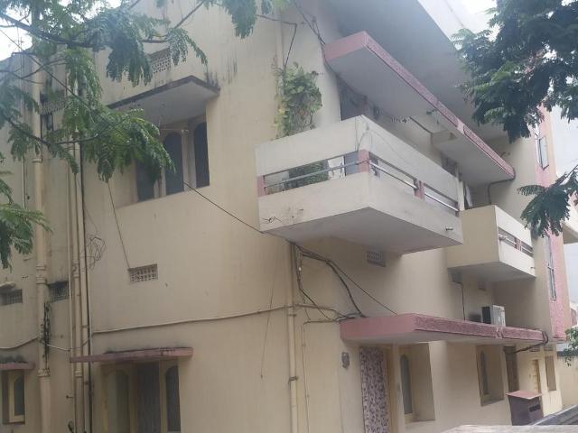 5 BHK Independent House in New Malakpet for resale Hyderabad. The reference number is 7068592