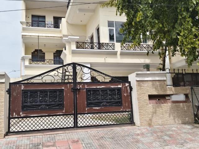 5 BHK Independent House in Panchkula Extension for resale Panchkula. The reference number is 20643136