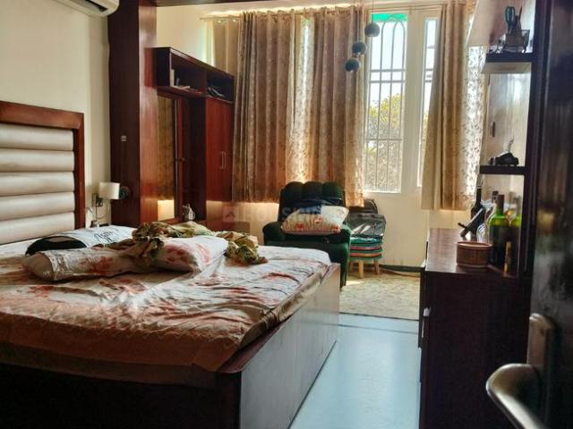 5 BHK Independent House in Palam Vihar for resale Gurgaon. The reference number is 19806594