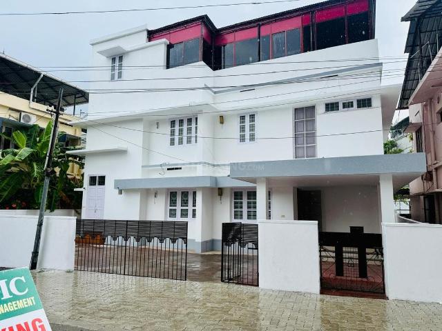 5 BHK Independent House in Palarivattom for resale Kochi. The reference number is 21218545