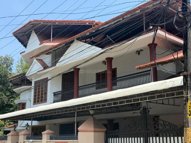 5 BHK Independent House in Palarivattom for resale Kochi. The reference number is 21238319