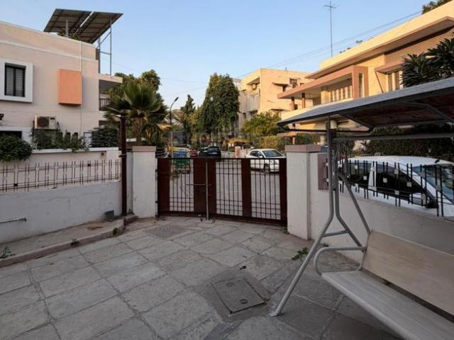 5 BHK Independent House in Paldi for resale Ahmedabad. The reference number is 21130087