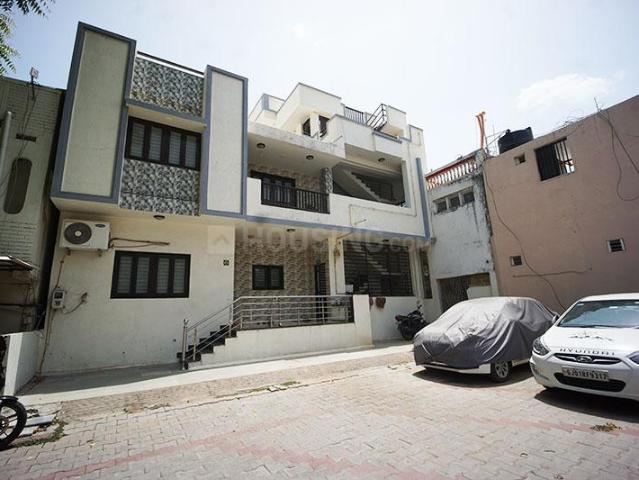 5 BHK Independent House in Sabarmati for resale Ahmedabad. The reference number is 20544601