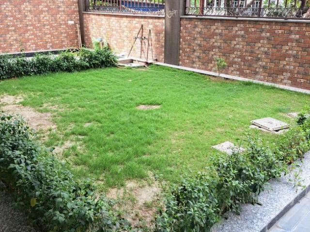 5 BHK Independent House in Sector 105 for rent Noida. The reference number is 19804975