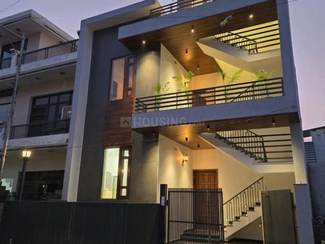 5 BHK Independent House in Sector 127 for resale Mohali. The reference number is 20390184