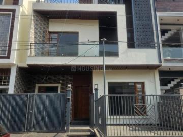 House for sale in Punjab - Parking, Equipped kitchen
