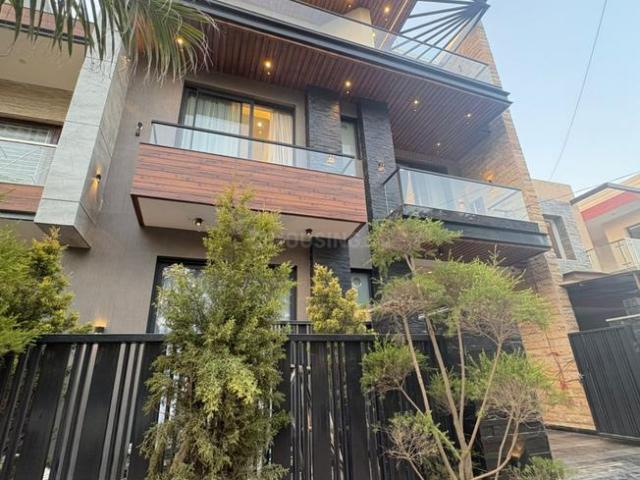 5 BHK Independent House in Sector 123 for resale Mohali. The reference number is 20303758