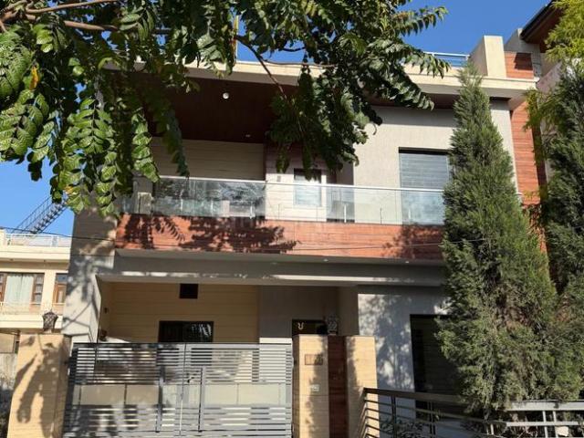 5 BHK Independent House in Sector 123 for resale Mohali. The reference number is 20940837