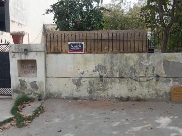 5 BHK Independent House in Sector 14 for resale Faridabad. The reference number is 19727426