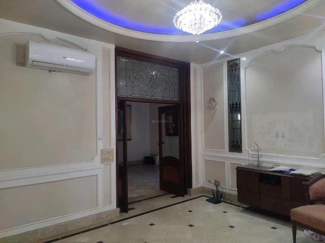 5 BHK Independent House in Sector 15A for resale Noida. The reference number is 13678105