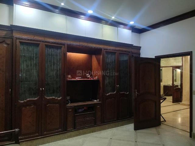 5 BHK Independent House in Sector 15A for resale Noida. The reference number is 20878973