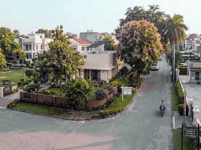 5 BHK Independent House in Sector 19 for resale Chandigarh. The reference number is 20279298