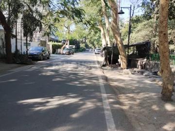 5 BHK Independent House in Sector 19 for resale Noida. The reference number is 18949216