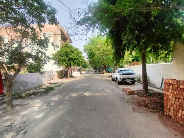 5 BHK Independent House in Sector 20 for resale Noida. The reference number is 20878464