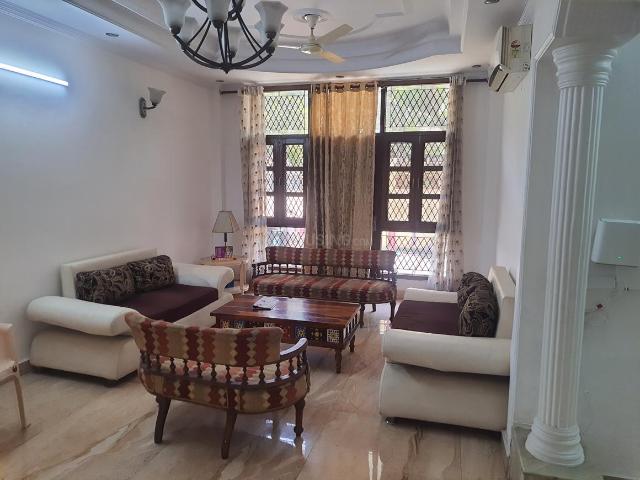 5 BHK Independent House in Sector 27 for resale Noida. The reference number is 19549703