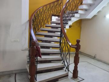 5 BHK Independent House in Sector 36 for resale Noida. The reference number is 19550549