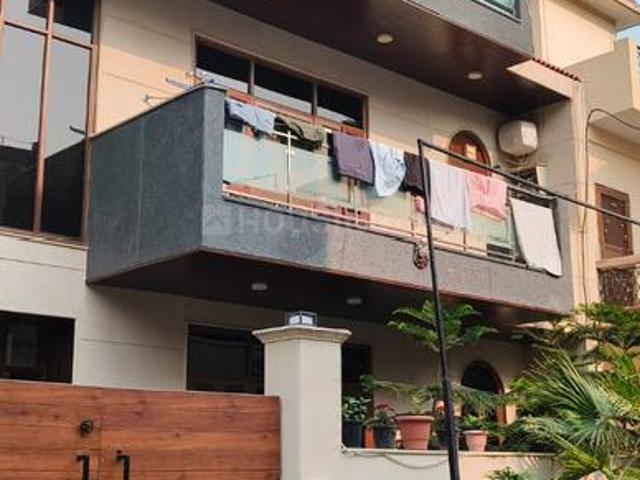5 BHK Independent House in Sector 41 for resale Noida. The reference number is 15853571