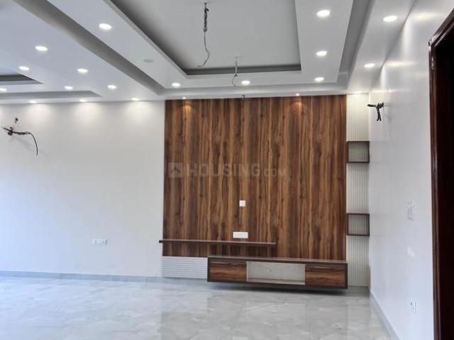 5 BHK Independent House in Sector 41 for resale Noida. The reference number is 20645120