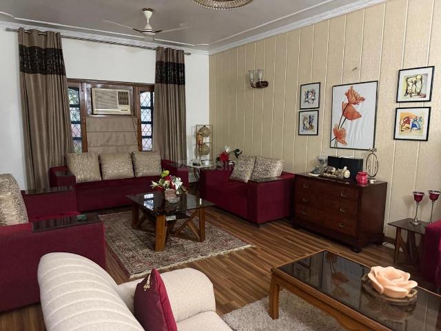 5 BHK Independent House in Sector 41 for resale Noida. The reference number is 21181392