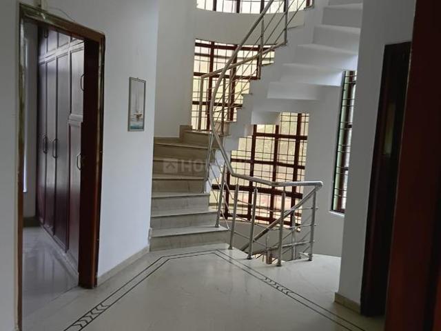 5 BHK Independent House in Sector 50 for rent Noida. The reference number is 21228077