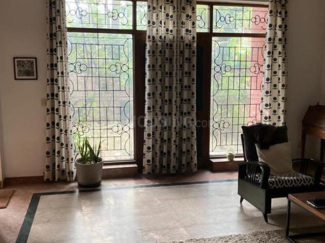 5 BHK Independent House in Sector 51 for resale Noida. The reference number is 19892513