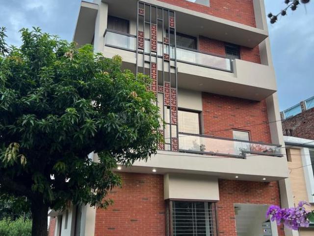 5 BHK Independent House in Sector 60 for resale Mohali. The reference number is 21045974