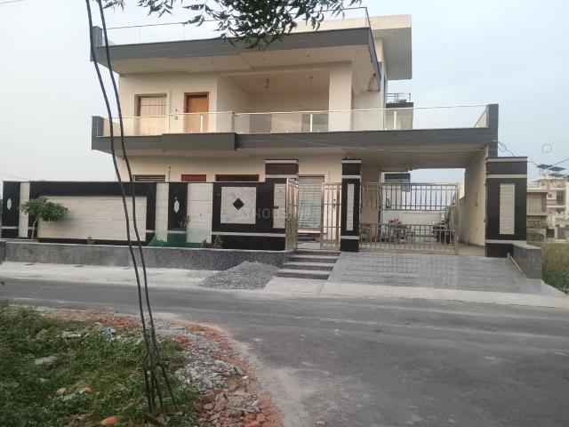 5 BHK Independent House in Sector 62 for resale Faridabad. The reference number is 20040499