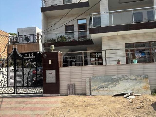 5 BHK Independent House in Sector 9 for resale Panchkula. The reference number is 20880987