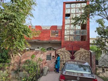 5 BHK Independent House in Shastri Nagar for resale Ghaziabad. The reference number is 19863916