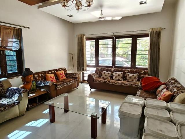 5 BHK Independent House in Shyamal for rent Ahmedabad. The reference number is 20059374