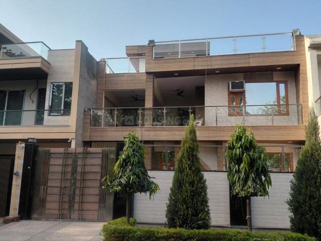 5 BHK Independent House in Sigma III for resale Greater Noida. The reference number is 19562605